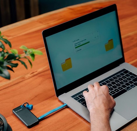 Verbatim Pocket 1TB SSD vanjski disk, USB 3.2 Gen2, Black/Blue