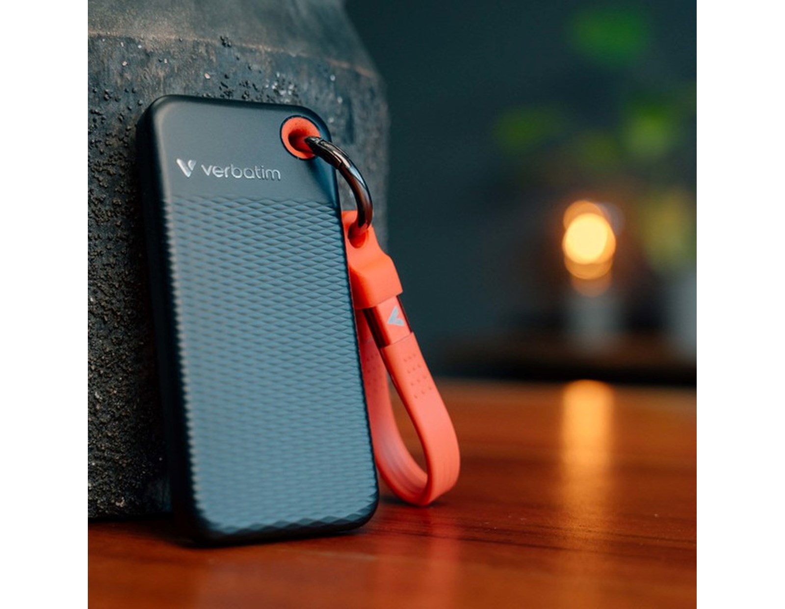 Verbatim Pocket 1TB SSD vanjski disk, USB 3.2 Gen2, Black/Red