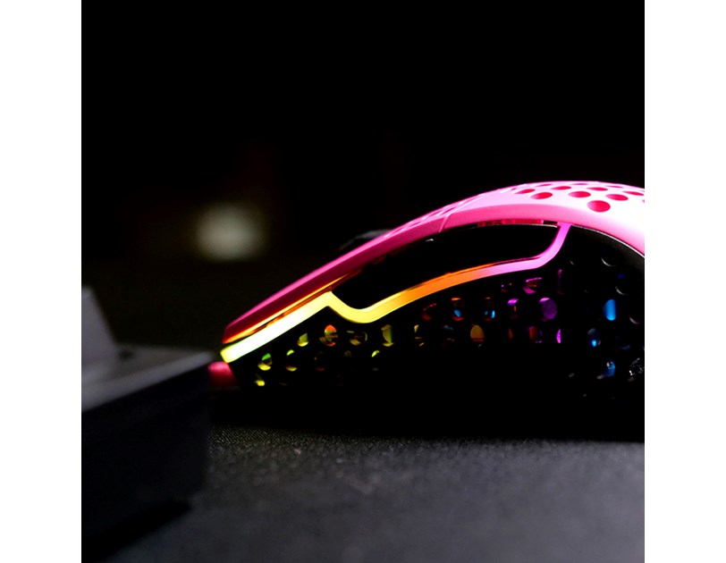 Cherry XTRFY M4 RGB igraći miš, 16000 cpi, USB, rozi