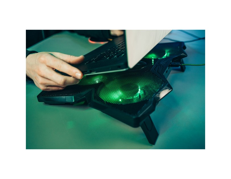 SureFire Bora Gaming podloga za hlađenje prijenosnika do 17", USB, zeleni LED