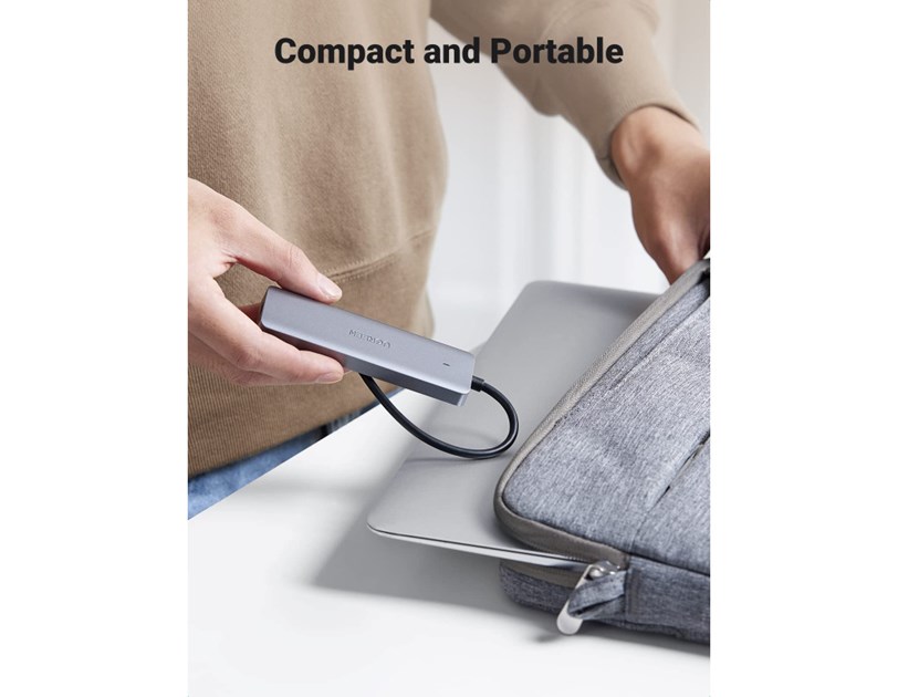 UGREEN 4-portni USB-C HUB 4xUSB-A 3.0 + USB-C power port, sivi