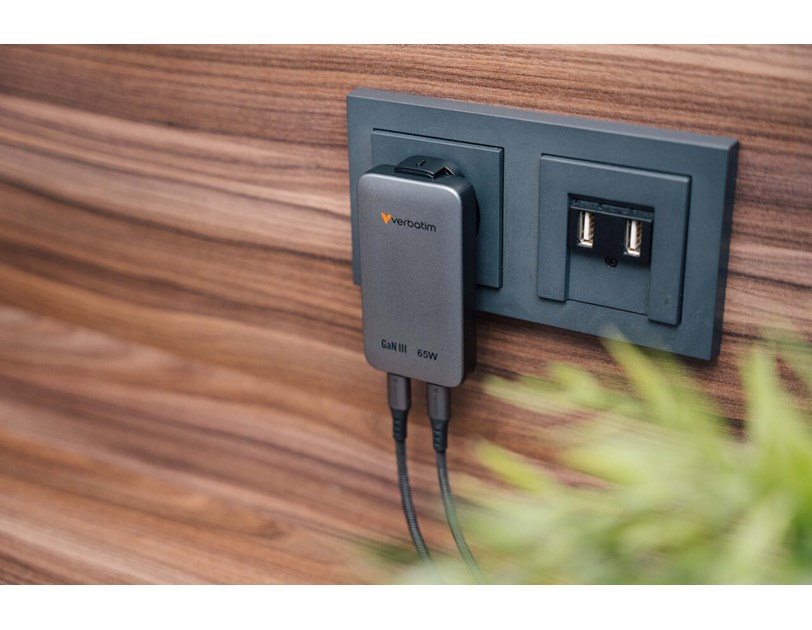 Verbatim Essentials Slim GaN zidni punjač 65 W, 2xUSB-C PD3.0, sivi