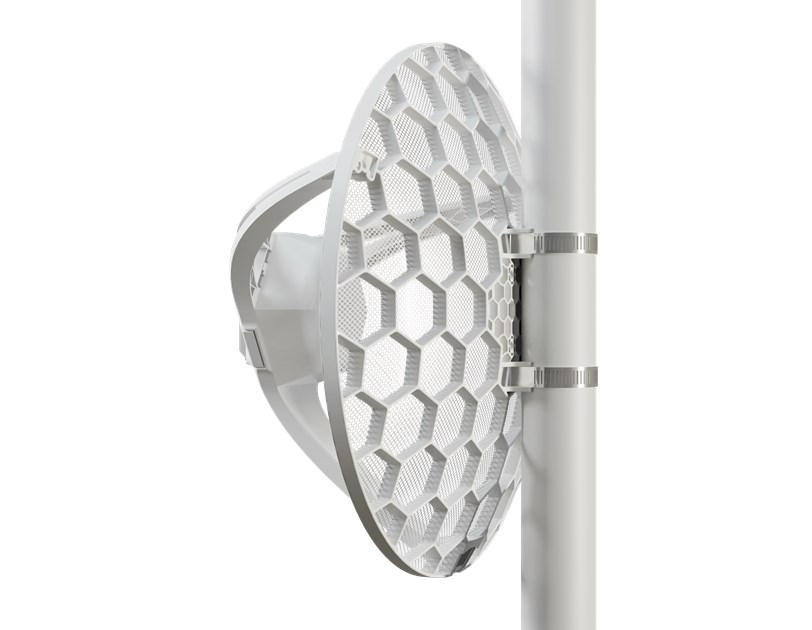 MikroTik LHGGR&R11e-LTE7 (LHGG LTE7 kit), vanjski LTE CPE, LTE Cat7 (300/100 Mbps), 17 dBi usmjerena antena, 2CA, ARM dual-core 800MHz CPU, 256MB RAM, 1xGLAN, RouterOS v7 (L3), PoE, PSU